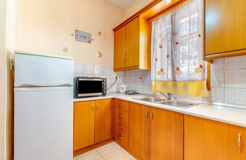 Lakones Apartamento | Apartamento 'Two Bedrooms Vasillis' con terraza compartida, Wi-Fi y aire acondicionado.