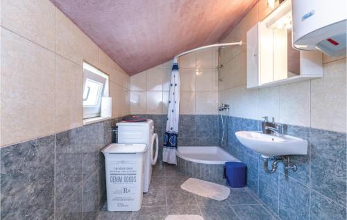 Trilj Apartamento | Apartment Ugljan With Outdoor Swimming Pool 317