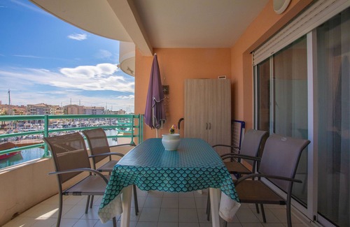 Frejus Port Apartamento | Apartamento 'Un Air De Venise' con vistas al mar, terraza privada y Wi-Fi