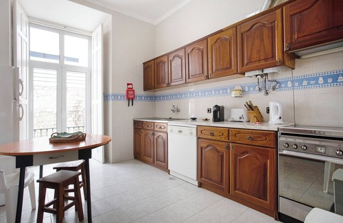 Sao Martinho do Porto Apartamento | Apartment 'Vista Baia' with Sea View, Shared Pool and Wi-Fi