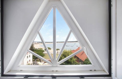 Sao Martinho do Porto Apartamento | Apartment 'Vista Baia' with Sea View, Shared Pool and Wi-Fi