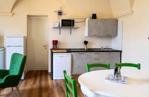 Porto Valtravaglia Apartamento | Apartamento Verde by Interhome