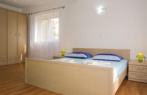 Malinska Apartamento | Apartment Vera-1 by Interhome