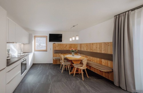 Sluderno Apartamento | Apartamento 'Vernalhof Apt Sunnaseit' con vistas a la montaña, terraza compartida y Wi-Fi