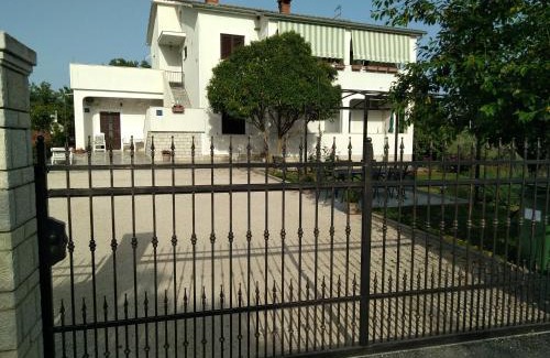 Veleniki Apartamento | Apartment Vesna