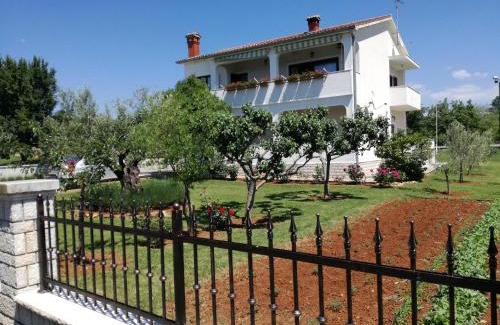 Veleniki Apartamento | Apartment Vesna