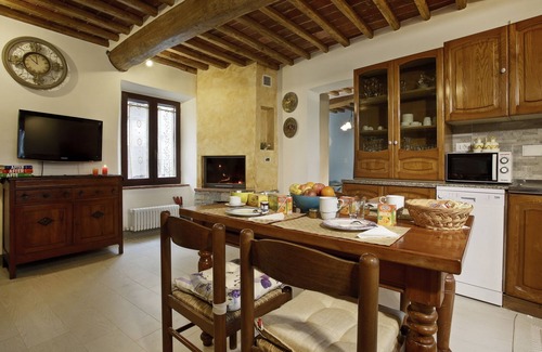 Lecchi in Chianti Apartamento | Apartamento 'Villa Sofia Spa' con bañera de hidromasaje privada, Wi-Fi y aire acondicionado