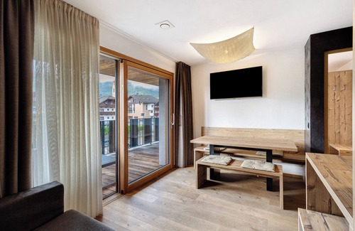 Valdaora di Mezzo Apartamento | Apartamento 'Villa Kriendl Nr 3 Piz Da Peres' con vistas a la montaña, terraza privada y Wi-Fi