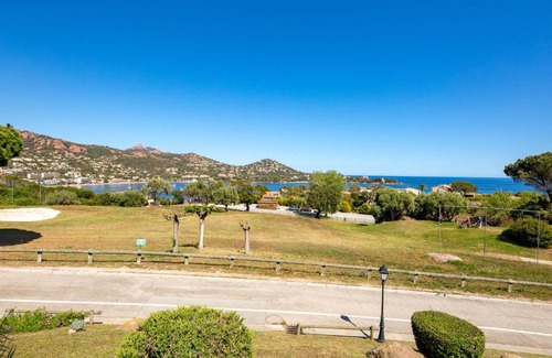 Cap Esterel Apartamento | Apartment Village Cap Estérel - Le Belvédère-13 by Interhome