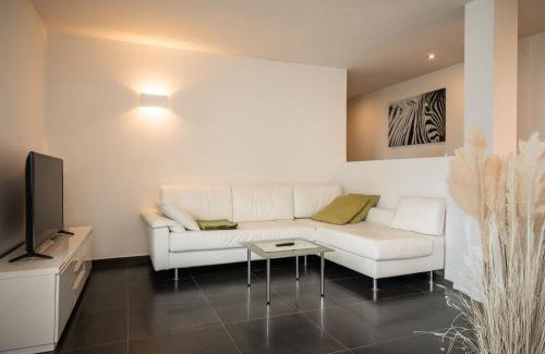 Caldaro Sulla Strada del Vino Apartamento | Apartment Villa Laurin