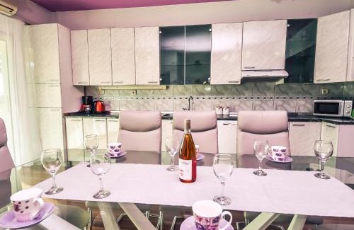 Krusevo Apartamento | Apartment Villa Luka by Interhome