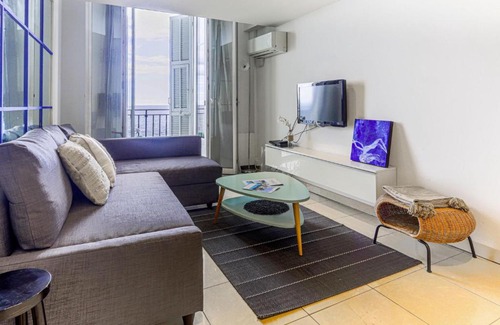 Les Baumettes Apartamento | Apartment Villa M-Thérèse Promenade Anglais by Interhome