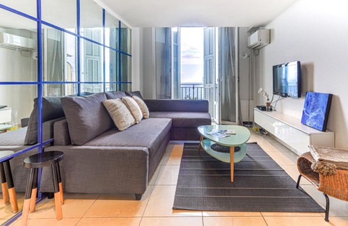Les Baumettes Apartamento | Apartment Villa M-Thérèse Promenade Anglais by Interhome