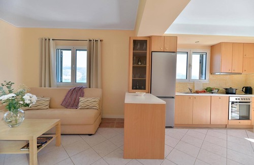 Agios Dimitrios Apartamento | Apartamento 'Villa Reverenza' con vistas al mar, Wi-Fi y aire acondicionado