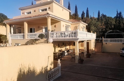 Estepona Casa | Apartment 'Villa Roca' with Sea View, Wi-Fi and Air Conditioning