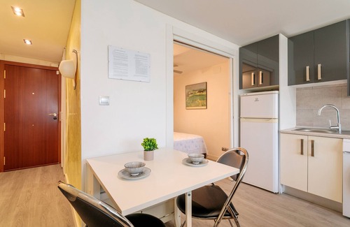 Cabo de las Huertas Apartamento | Apartamento 'Vistas Al Mar' con piscina compartida, Wi-Fi y aire acondicionado