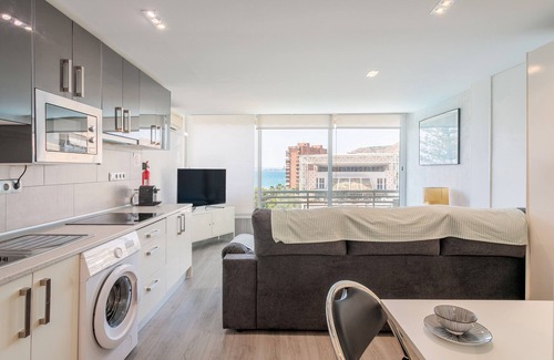 Cabo de las Huertas Apartamento | Apartamento 'Vistas Al Mar' con piscina compartida, Wi-Fi y aire acondicionado