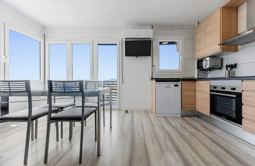 L'Ampolla Apartamento | Apartamento 'Vora Port' con vistas al mar, Wi-Fi y aire acondicionado