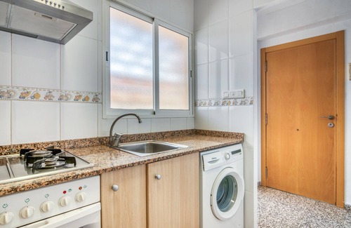 Plaza De La Costera Apartamento | Apartamento 'Voramar' con vistas al mar, terraza privada y Wi-Fi