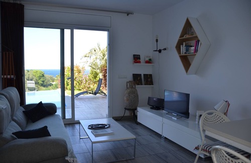 Port de la Selva Apartamento | Apartamento con piscina y vistas al mar.