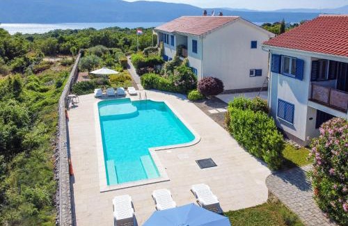 Brzac Apartamento | Apartment Wabi Sabi Resort 1-4 by Interhome