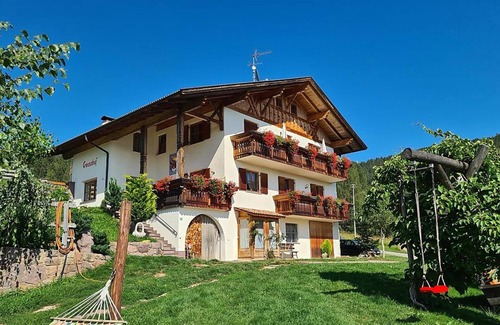 Meltina Apartamento | Apartamento 'Wald' con vistas a la montaña, jardín compartido y Wi-Fi