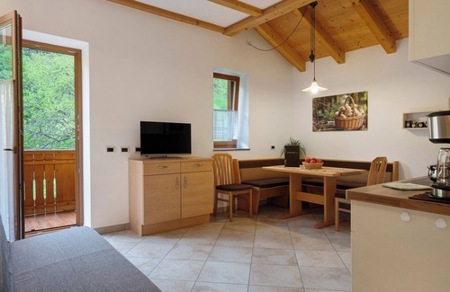 Laives Apartamento | Apartamento 'Waldruhe' con vistas a la montaña, jardín compartido y Wi-Fi