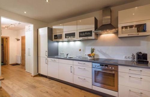 Kirchberg in Tirol Apartamento | Apartment with 2 sleeping rooms and garden