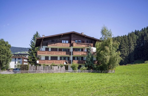Kirchberg in Tirol Apartamento | Apartment with 2 sleeping rooms and garden