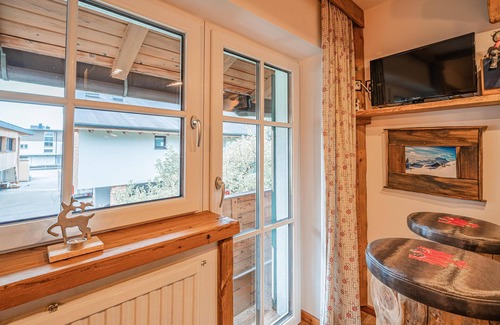 Kirchdorf in Tirol Apartamento | Apartment with pool near the lift