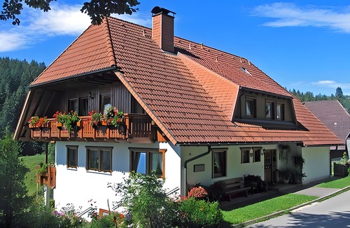 Schramberg Apartamento | Apartment 'Wiesenblick' with Shared Terrace, Shared Garden and Wi-Fi