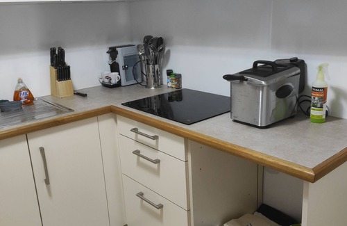 Pierrelatte Apartamento | Apartment WIFI+NETFLIX+FREE PARKING
