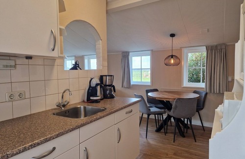 Meliskerke Casa | Apartment Willow with beautiful garden and terrace