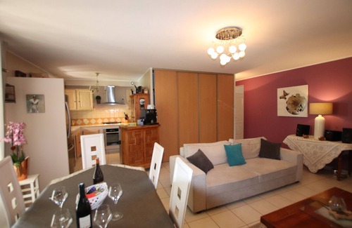 Beaumes-de-Venise Casa | Apartamento con jardín, vista a viñedos y colinas.