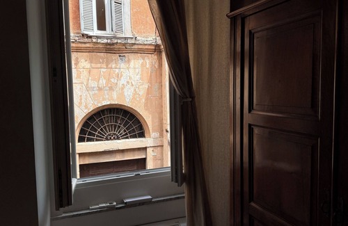 Albano Laziale Apartamento | Apartment with 2 Double Bedrooms and 2 Bathrooms, Historic Center Albano Laziale