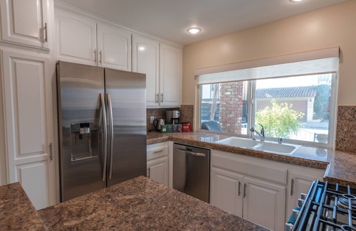 Santa Ana Heights Condominio | Condominio de dos habitaciones y dos baños Una casa de la arena