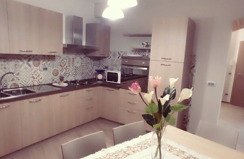 Verduno Apartamento | APARTMENT WITH 4 PLACES IN RENOVATED HOUSE IN HISTORIC CENTER