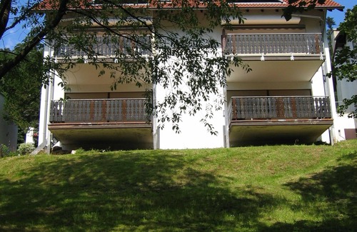Bad Herrenalb Apartamento | Apartment with 60sqm, 1 children's room with 2 single beds, attic with sleeping possibility, max. for 4 persons