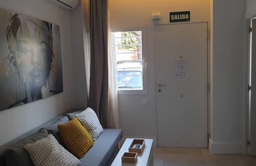 San Blas-Canillejas Apartamento | Apartment with A/C next to the Metropolitano