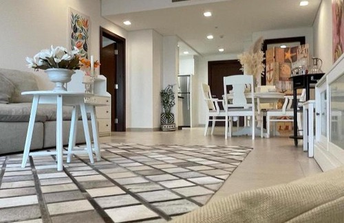 Doha Apartamento | Apartment with a charming view of Viva Bahriya.