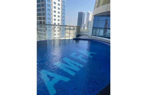 Block 428 Casa | Apartment with a city view. Manama, Seef.