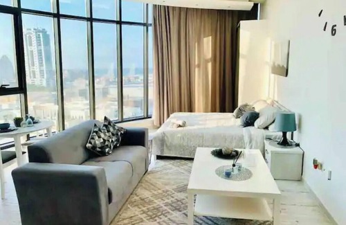 Block 428 Casa | Apartment with a city view. Manama, Seef.