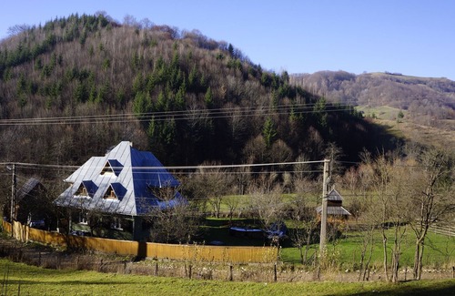 Viseu de Sus Apartamento | Apartamento con terraza con vistas al hermoso valle del vino.