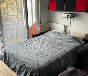 Clamart Apartamento | Apartment with a terrace