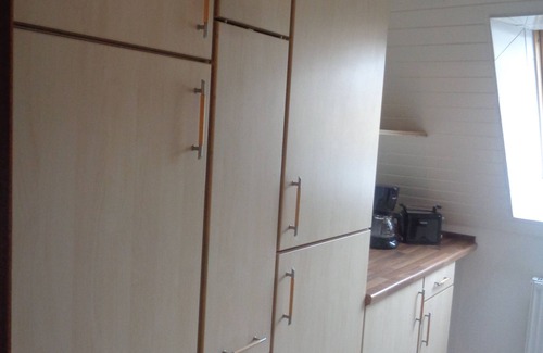 Hessisch Oldendorf Apartamento | Apartamento con vistas a las tierras altas de Weser y una ubicación conveniente