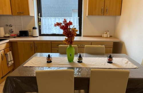 Eller Apartamento | Apartment with balcony and garage f. Families, students, business trips, trade fairs.
