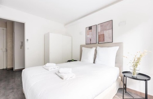 Combat Apartamento | Apartment with balcony next to Buttes Chaumonts