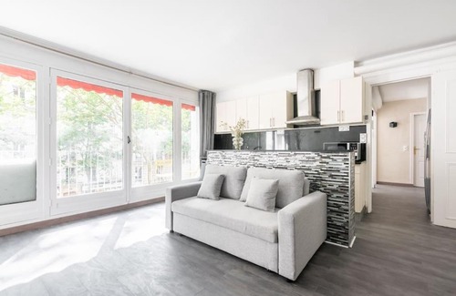 Combat Apartamento | Apartment with balcony next to Buttes Chaumonts