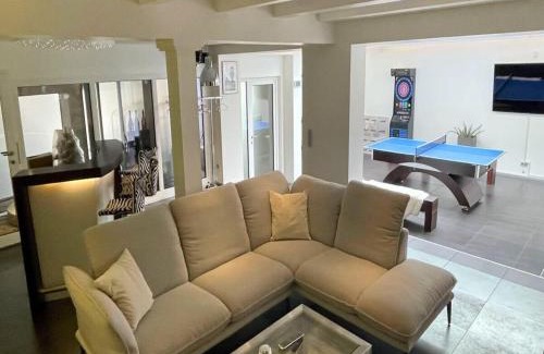 Kastellaun Apartamento | Apartment with bar, recreation room in Kastellaun