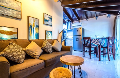 Boroncana Apartamento | Apartment with Charming Patio+ BBQ Near Beach! FREE Util's